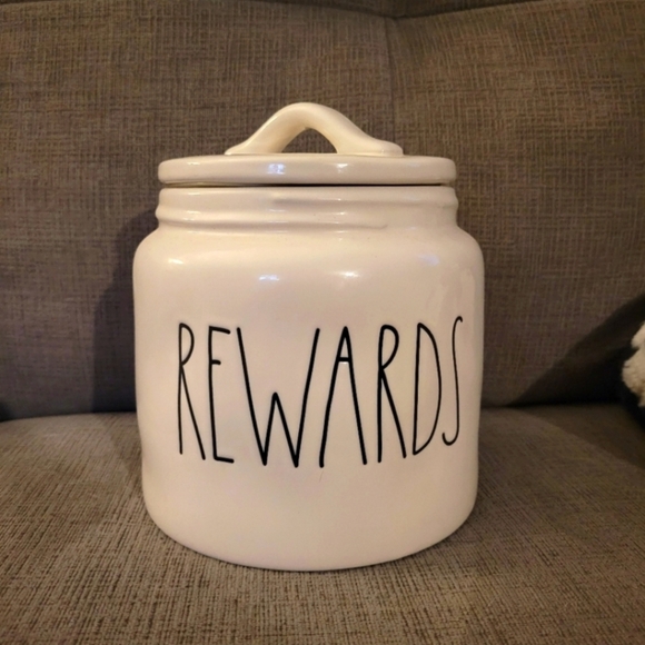 Rae Dunn Cannister - Picture 1 of 1